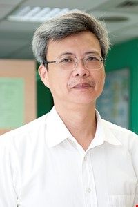 張士三